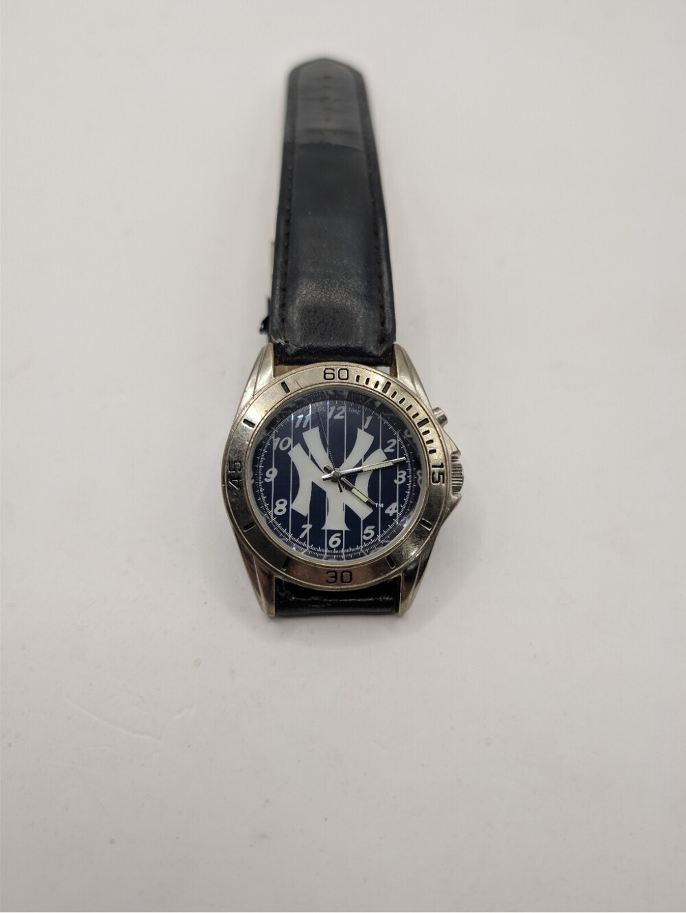 GAME TIME New York Yankees F3306971/GT Quartz Analog Men's Watch Needs Battery
